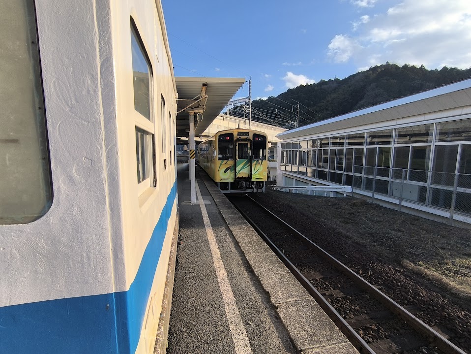 清流新岩国駅