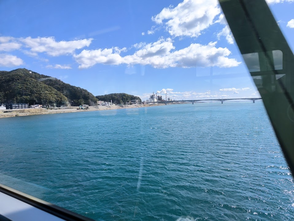 和歌山と三重の県境の川。ここ在原の好きな場所の一つ